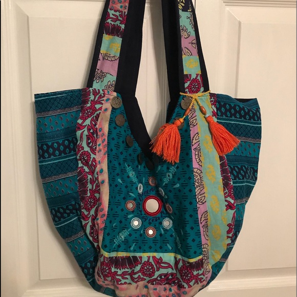 Old Navy Handbags - Old Navy Boho Tote Bag with tassels